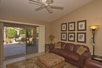 007_Family Room