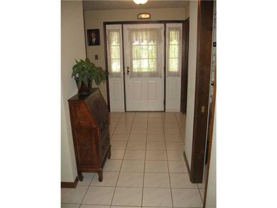 Entry/Foyer.