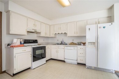 1707 E Lacona Ave, Des Moines, IA 50320 - photo 6