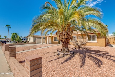 8032 W Clayton Dr, Phoenix, AZ 85033 - photo 5