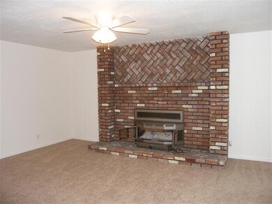 3204 E Lansing Way, Fresno, CA 93726 - photo 3
