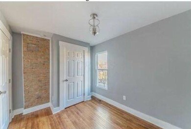 1573 Rich bedroom
