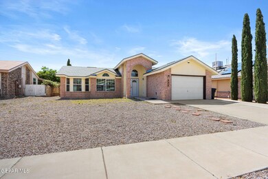 437 Katherine Dr, Horizon City, TX 79928 - photo 2