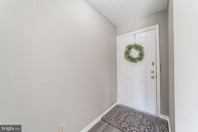 12101 Greenway Ct unit 201, Fairfax, VA 22033 - photo 4