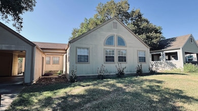 View of front facade with a front lawn