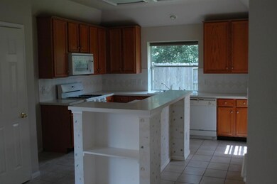 3503 Englewood Dr, Pearland, TX 77584 - photo 5