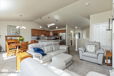 04-Living Room 20220414-DW-3727