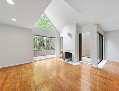 29 Litchfield Ln, Houston, TX 77024 - photo 6