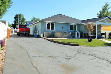 2739 Juanita Ave, Medford, OR 97504 - photo 3