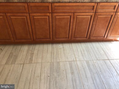 7226 Radbourne Rd, Upper Darby, PA 19082 - photo 3