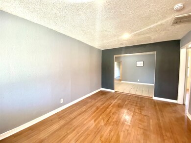 7445 Gleason Rd, Houston, TX 77016 - photo 5