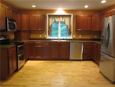 22 Plymouth Dr, Saco, ME 04072 - photo 3