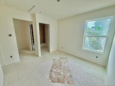 687 Burr Oak Ln, Canyon Lake, TX 78133 - photo 6