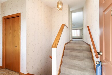 005-Foyer-5466860-medium