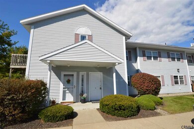 606 Cambridge Manor Dr, Schenectady, NY 12302 - photo 2