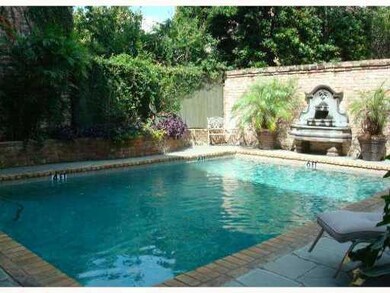 Swimming Pool/Hot Tub/Sauna.