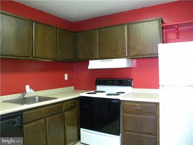 7 J Dennison Dr unit J, East Windsor, NJ 08520 - photo 4