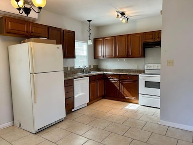 507 Elm St, Florala, AL 36442 - photo 2