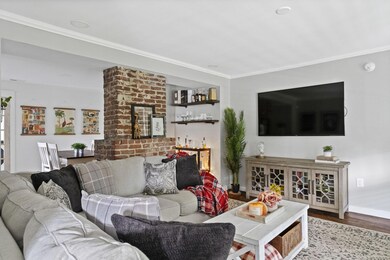 935 Pine Grove Ave, Johnson City, TN 37601 - photo 4