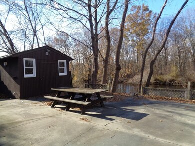 132 Woodbury Rd, Cranston, RI 02905 - photo 4