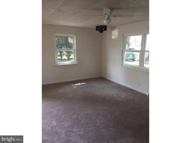 514 Dalmas Ave, Folcroft, PA 19032 - photo 4