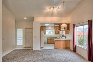 Kitchen/Dining Area