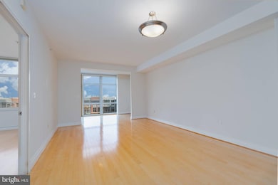 One Park Crest unit 714, McLean, VA 22102 - photo 7