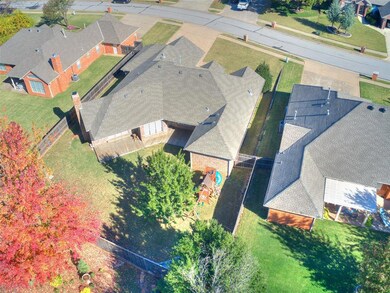 2824 Sterling Dr, Edmond, OK 73012 - photo 4