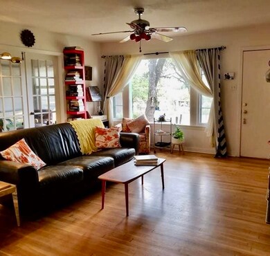 138 W Hillcrest Dr, San Marcos, TX 78666 - photo 4