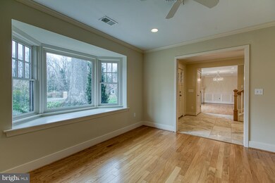 6610 Van Winkle Dr, Falls Church, VA 22044 - photo 4