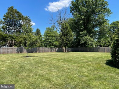 1721 Pheasant Ln, Norristown, PA 19403 - photo 5