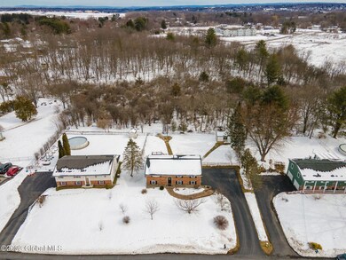 135 Horstman Dr, Schenectady, NY 12302 - photo 4