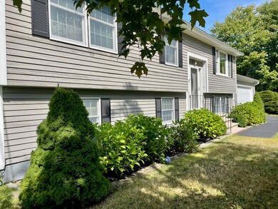 51 Wildwood Dr, Brunswick, ME 04011 - photo 4