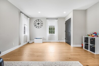 447 Sharps Lot Rd, Swansea, MA 02777 - photo 4