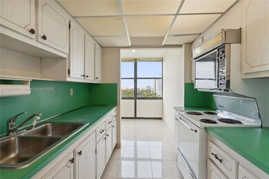 Brickell Condos unit B1408, Miami, FL 33129 - photo 6