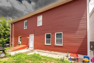90-92 Tolles St, Nashua, NH 03064 - photo 4