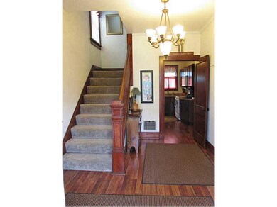 Entry/Foyer.