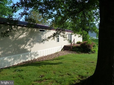 1589 Pin Oak Dr, Chambersburg, PA 17202 - photo 3