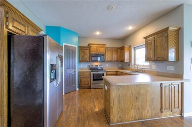 504 River Birch Rd, Raymore, MO 64083 - photo 6