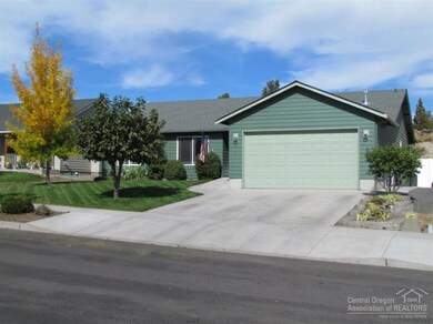 932 SW Sunnyside Dr, Madras, OR 97741 - photo 2