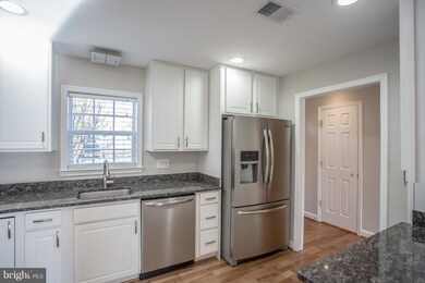 202 Leeds Ct E, Warrenton, VA 20186 - photo 4