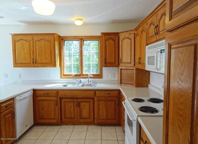 Kitchen with all appliances