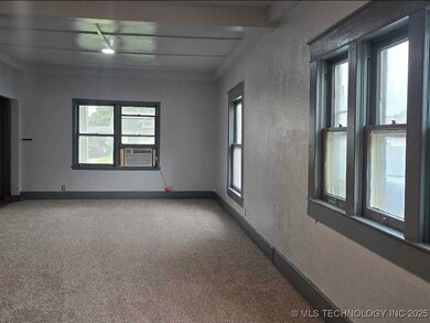 724 E Moses St, Cushing, OK 74023 - photo 4