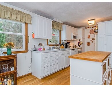 422 Dutton Rd, Sudbury, MA 01776 - photo 4