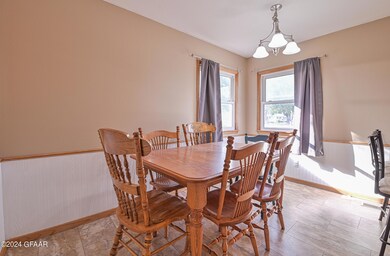 1911 S 19th St, Grand Forks, ND 58201 - photo 7