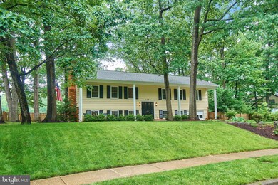 2358 Paddock Ln, Reston, VA 20191 - photo 2