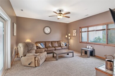 201 Woburn Dr, Camillus, NY 13031 - photo 4