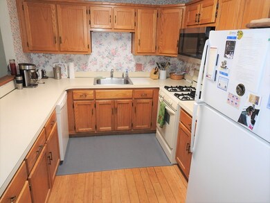 46 Danforth Ct, Haverhill, MA 01832 - photo 4