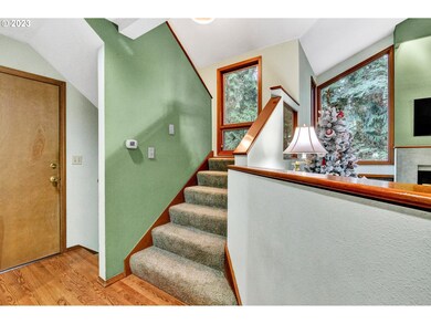 Living Room/Entrance