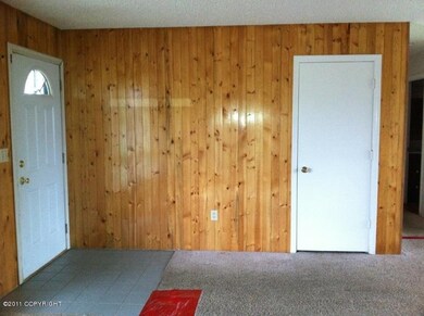 111-130679 Front door, tiled entry